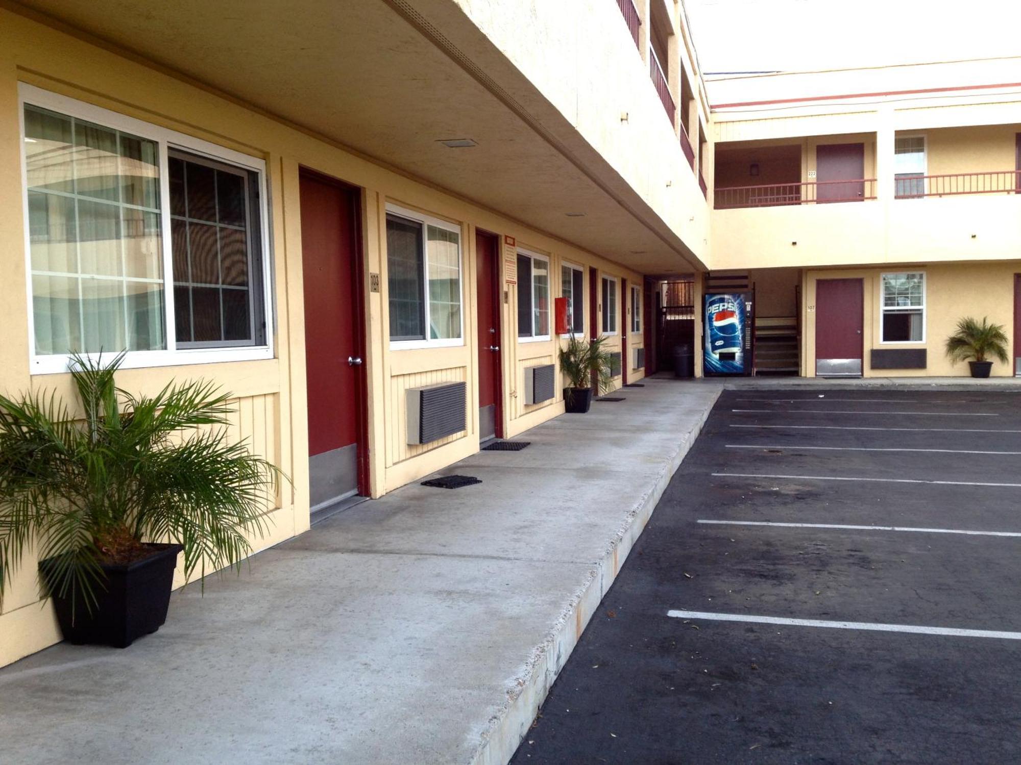 Harvey'S Motel Sdsu La Mesa سان دييغو المظهر الخارجي الصورة