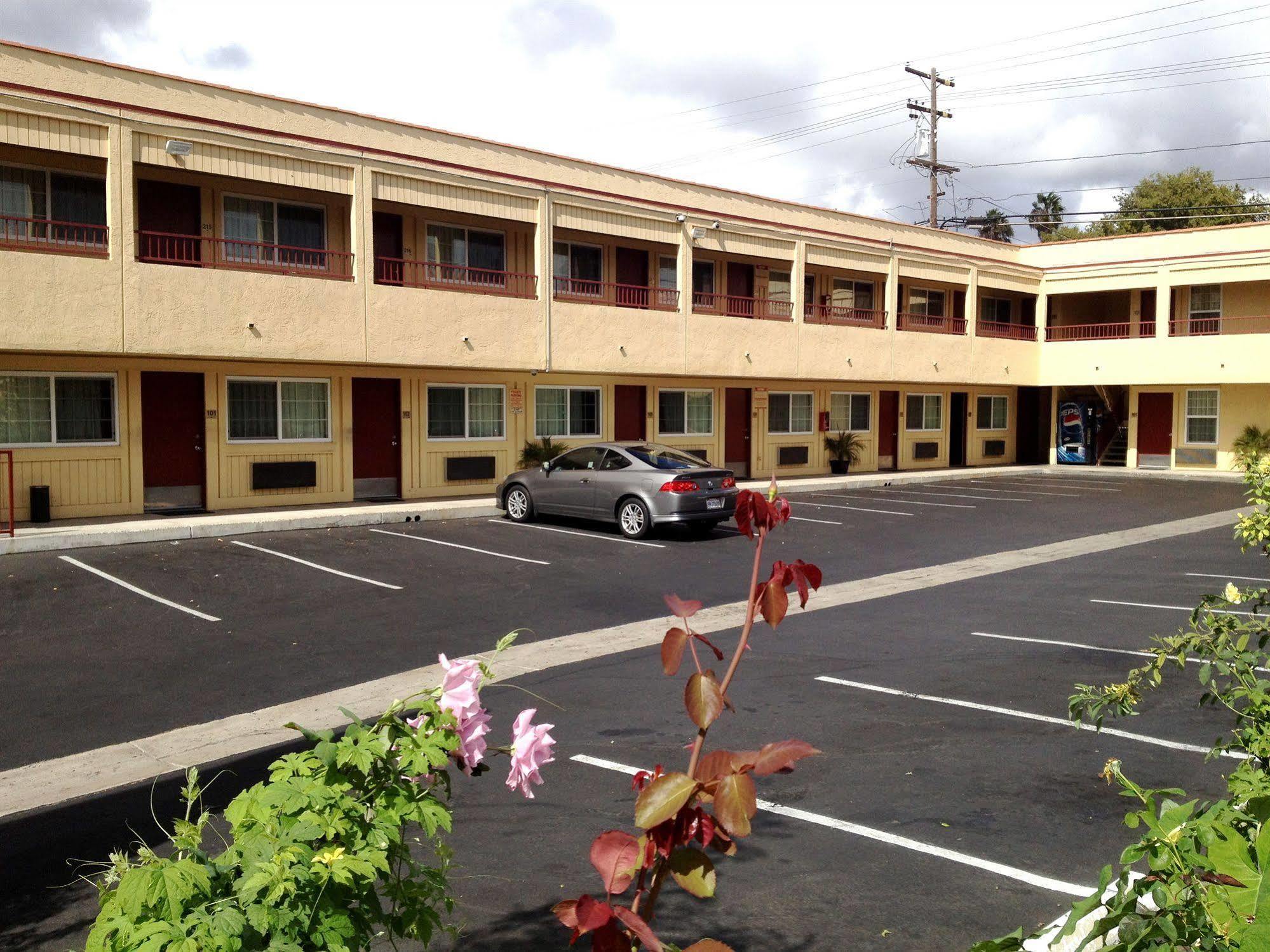 Harvey'S Motel Sdsu La Mesa سان دييغو المظهر الخارجي الصورة